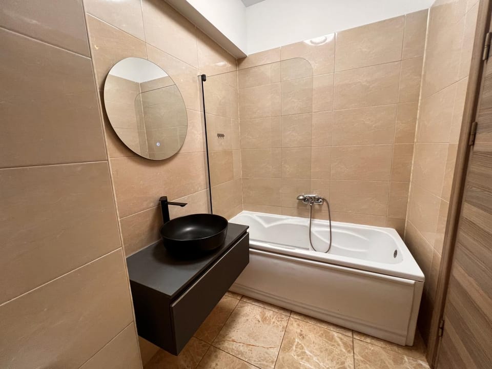 Bathroom, Bath