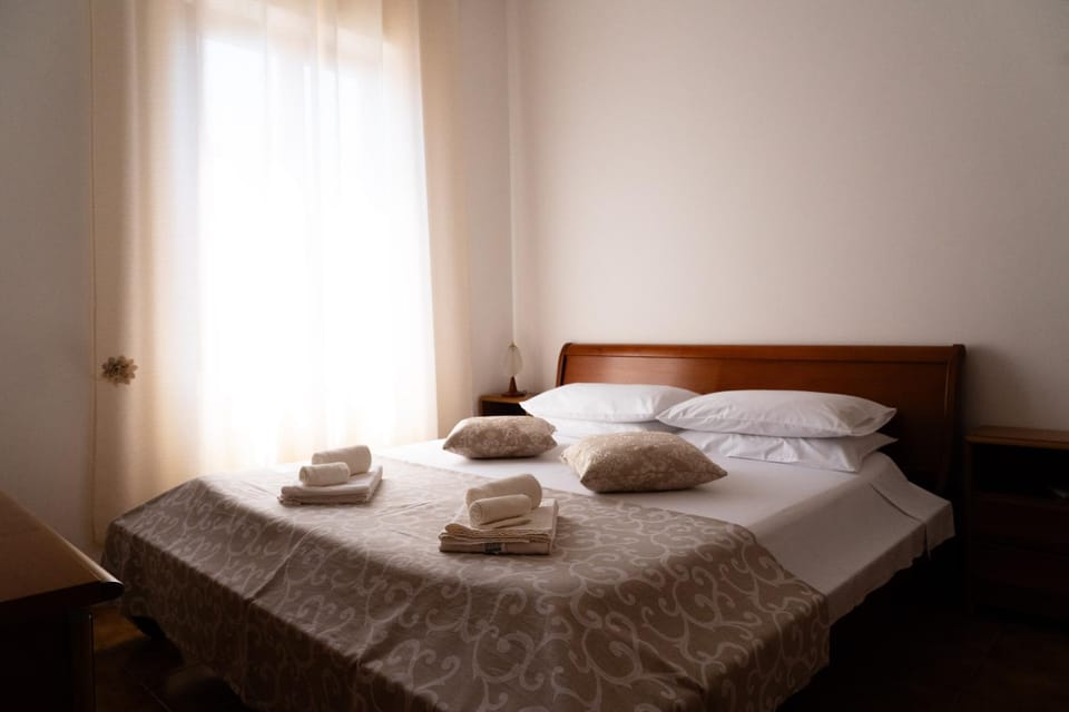 TV and multimedia, Bedroom, wardrobe