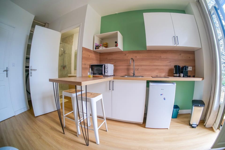 Joli studio avec terrasse - proche château - 2 personnes Apartment in Angers