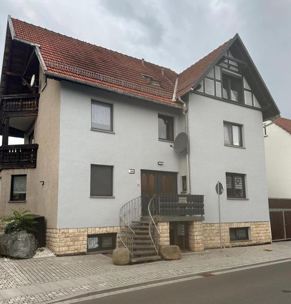 3-Raum Ferienwohnung zentral gelegen, möbliert Apartment in Thuringia, Germany