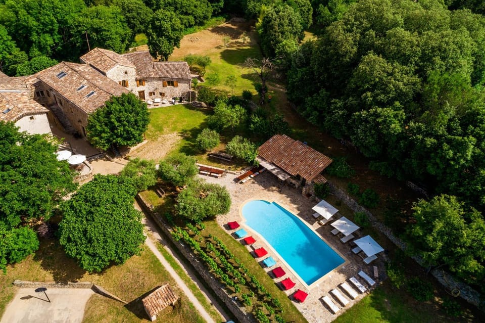 Bird's eye view, Pool view