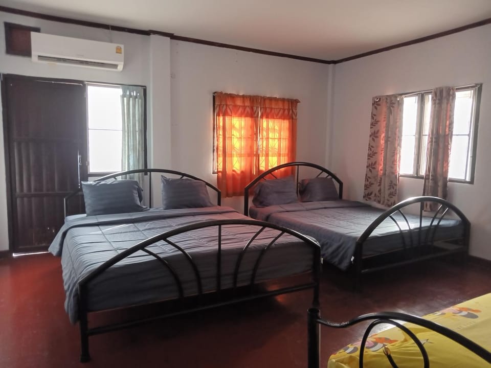 Lomthalay Hotel House in Thailand