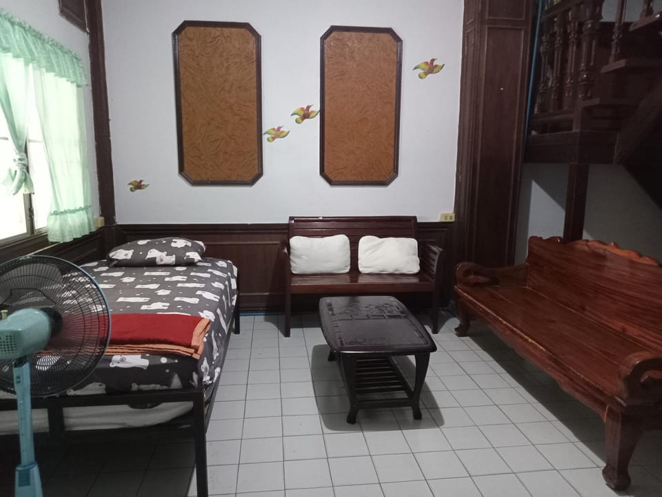 Lomthalay Hotel House in Thailand
