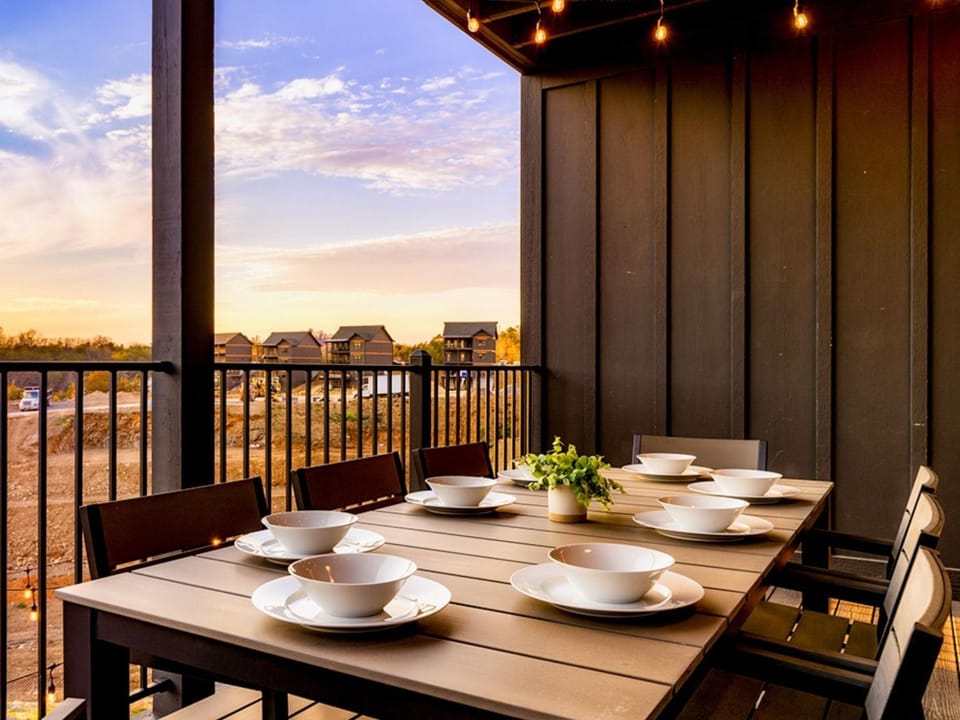 Patio, View (from property/room), Balcony/Terrace, Dining area