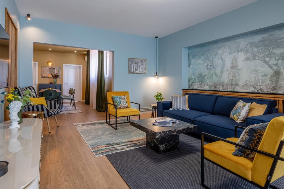 Living room, Seating area