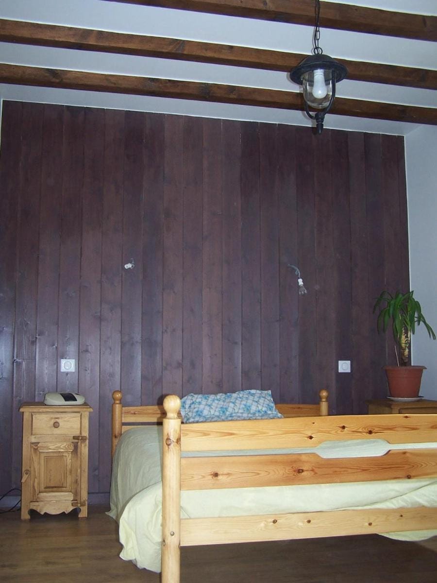 Maison en bois avec salle de cinéma à la campagne House in Jura