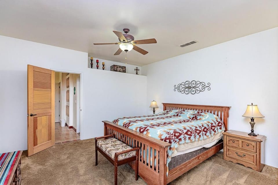 Havasu River Stay Pool Spa OutdoorTV Views House in Lake Havasu City