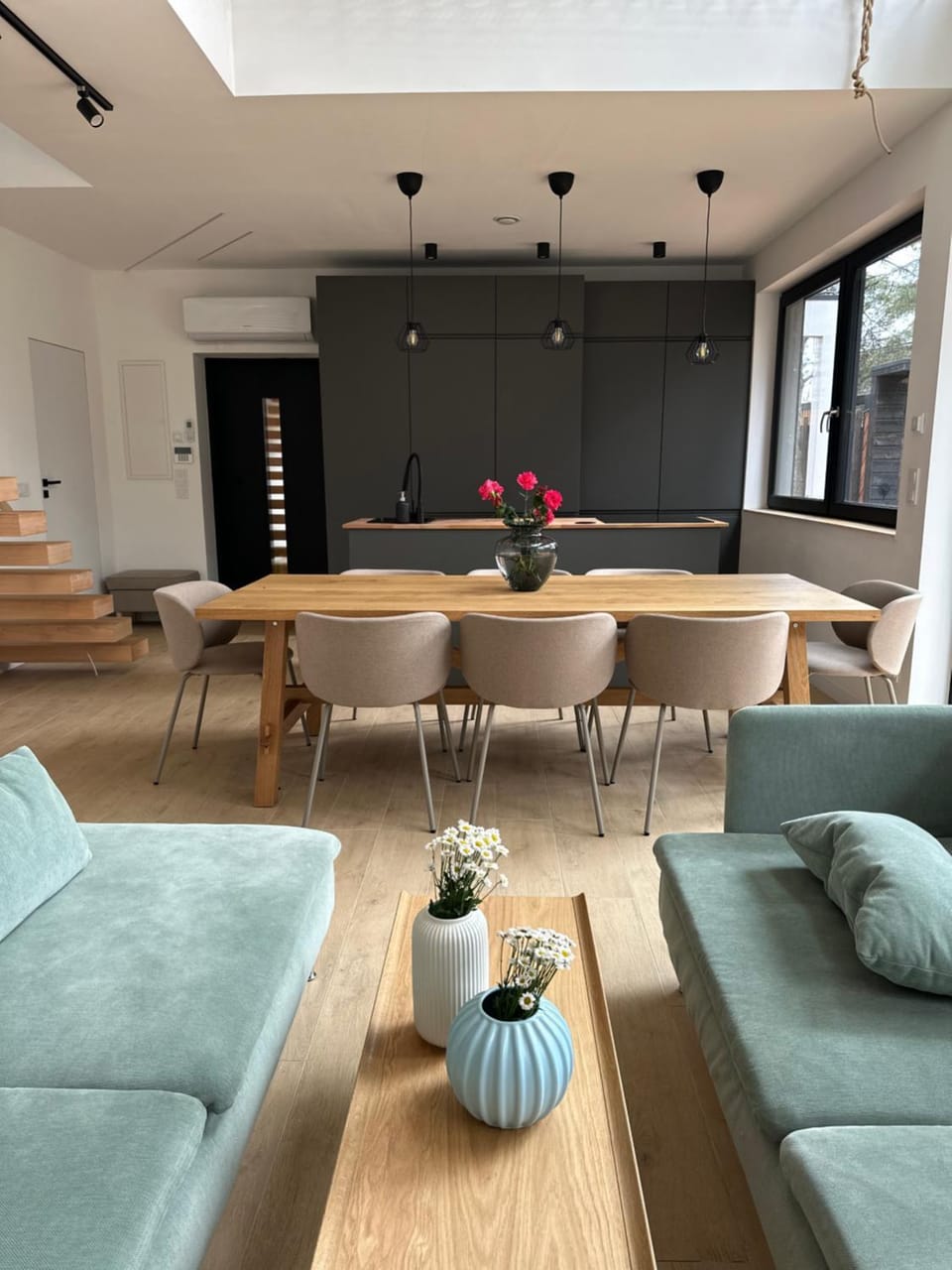 Living room, Seating area, Dining area