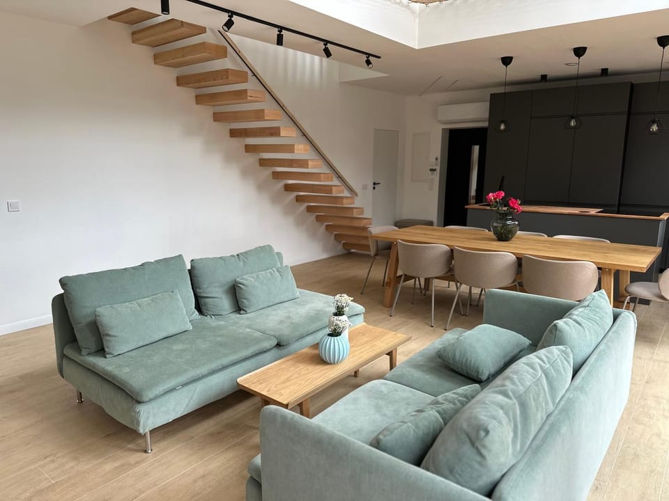 Living room, Seating area
