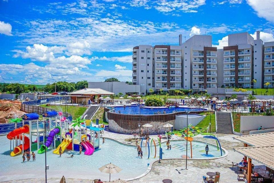 Apartamento num resort Apartment in State of Goiás