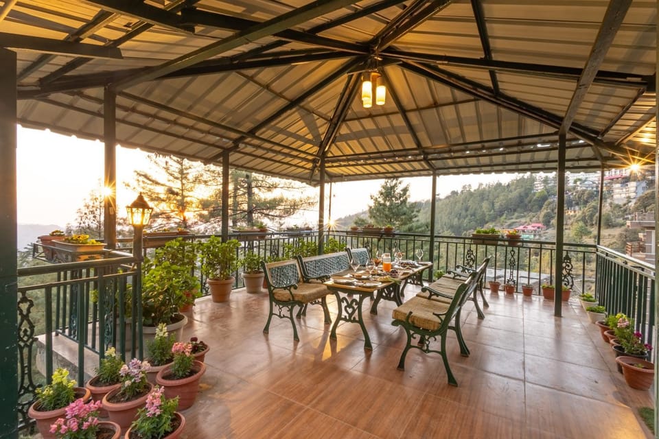 Patio, Balcony/Terrace, Seating area, Dining area, Mountain view
