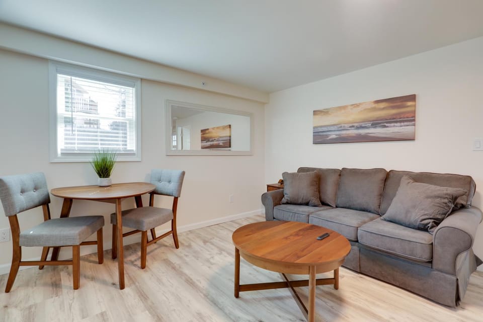 3 Mi to Onset Beach: Sleek Apartment in Wareham Apartment in Wareham