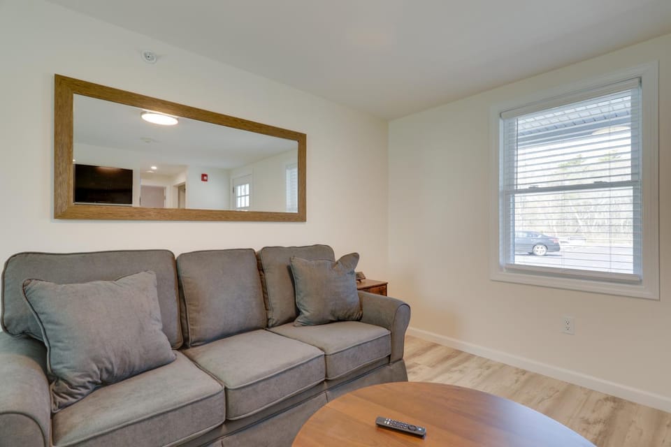 3 Mi to Beaches: Peaceful Wareham Getaway Apartment in Wareham