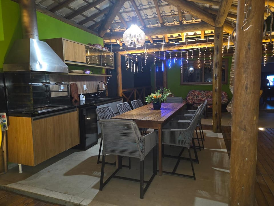 Kitchen or kitchenette, Seating area