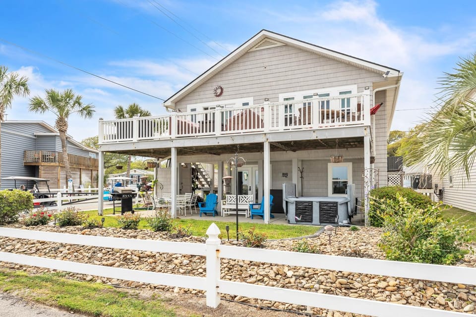 Coastal Camelot - Walk to Surfside Beach Duplex Apartment in Garden City