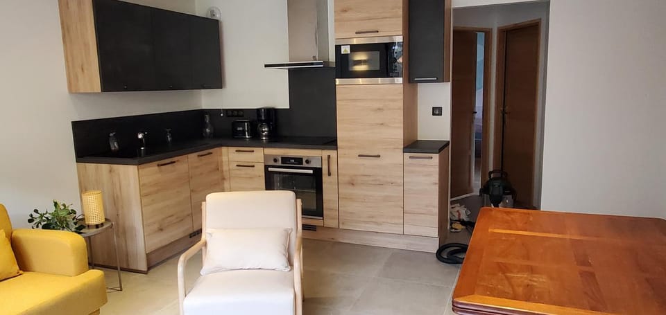 Appartement tout confort avec balcon et coin terrasse Apartment in Oz