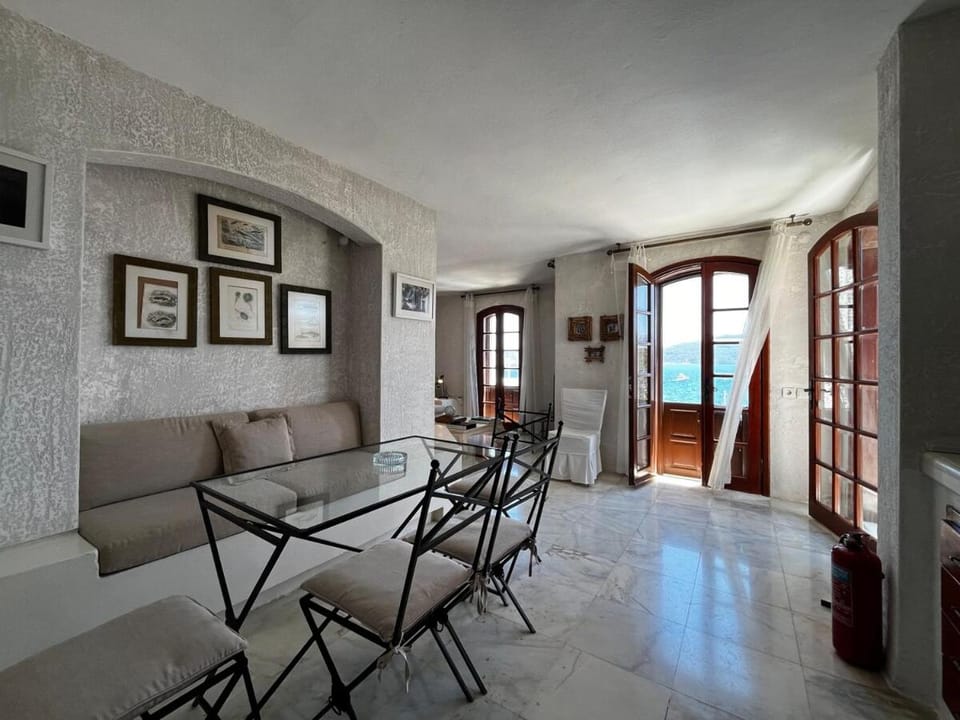 Castle81homes White , Sea view house Apartment in Marmaris