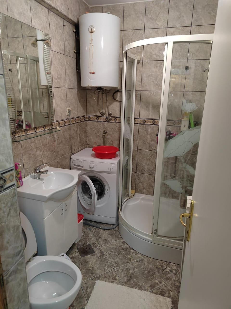 Shower, Toilet, Bathroom, washing machine