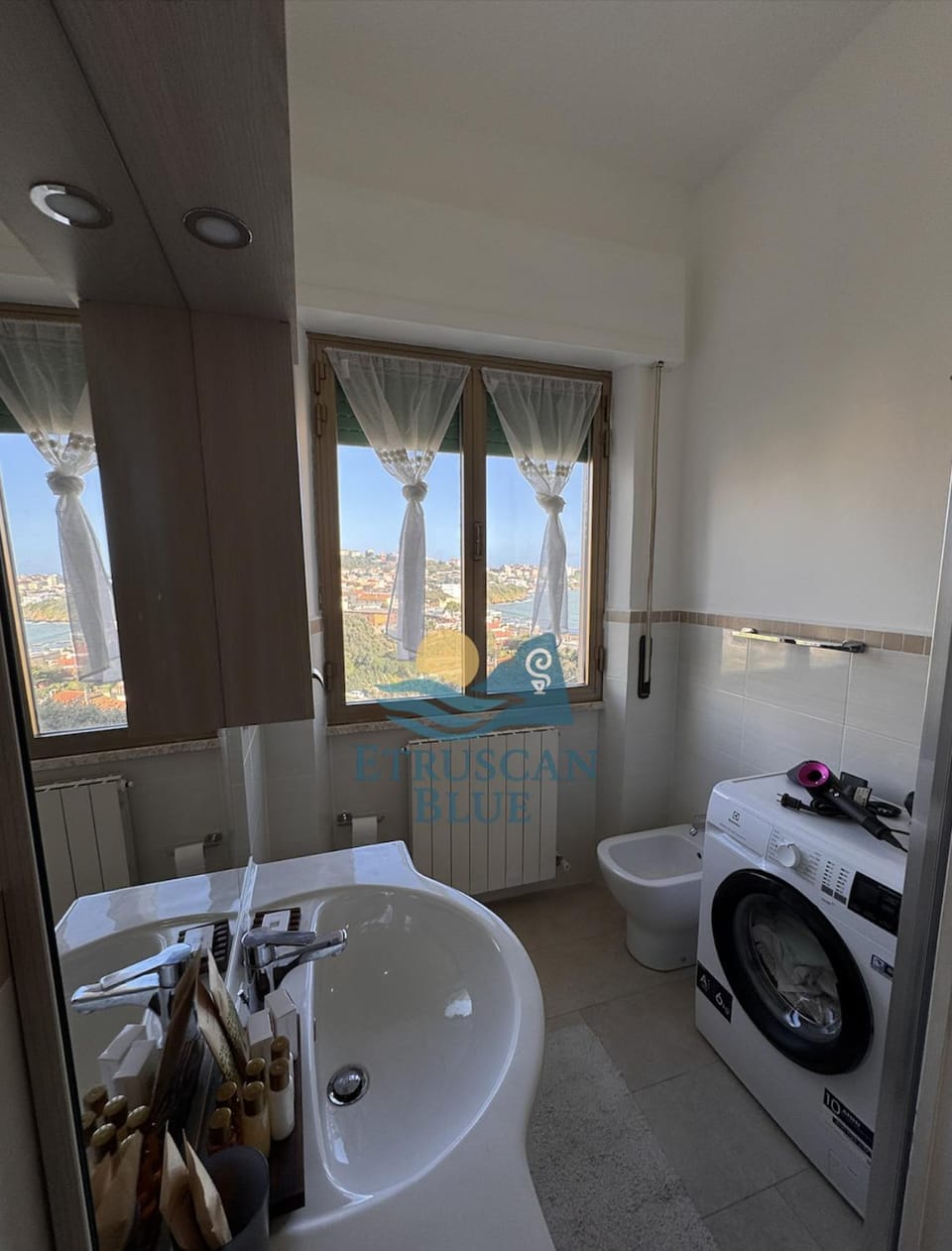 Bathroom, towels, washing machine