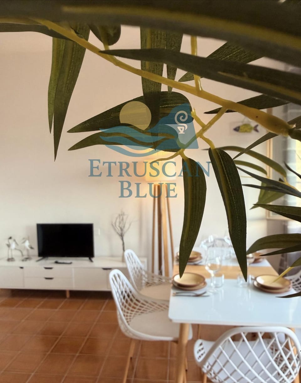 Communal lounge/ TV room, TV and multimedia, Living room, Dining area, Evening entertainment