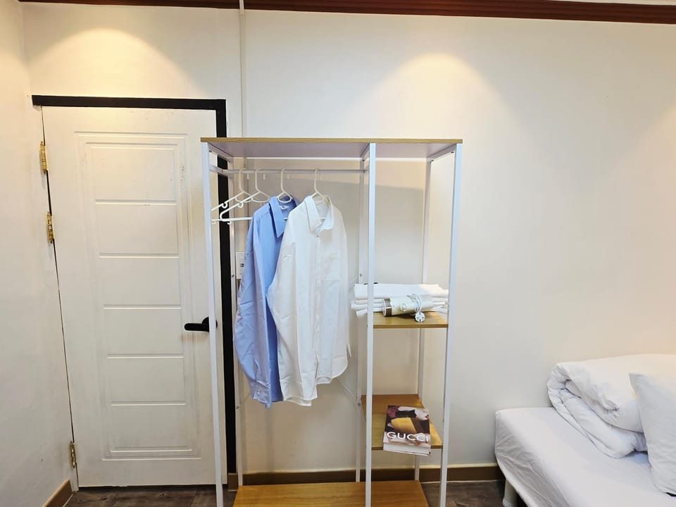 Bed, Photo of the whole room, wardrobe