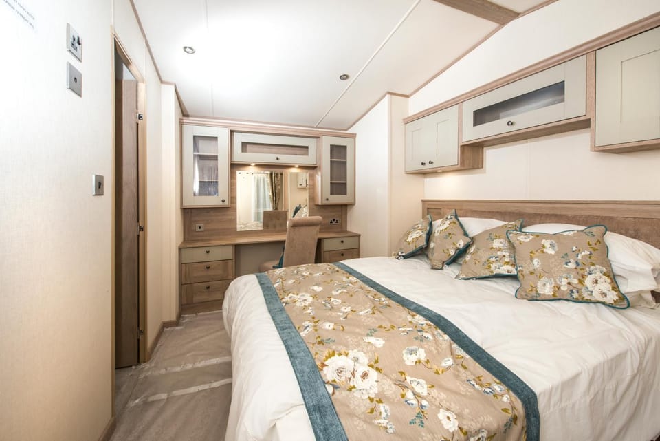 St. Ives Holiday Village Campground/ 
RV Resort in England