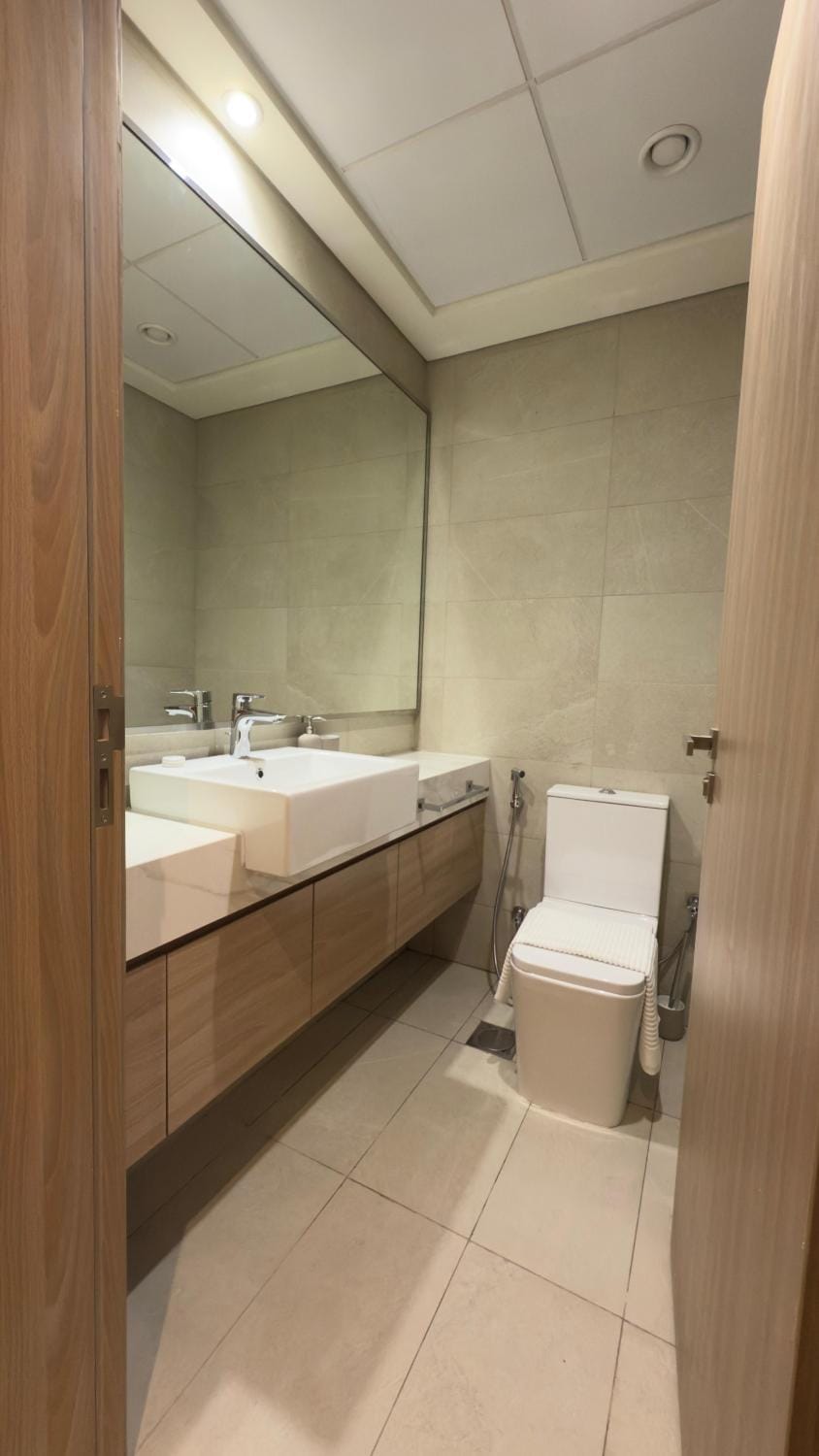 Luxury 1 Bedroom apt With Balcony in Azizi Riviera 7th floor Apartment in Dubai