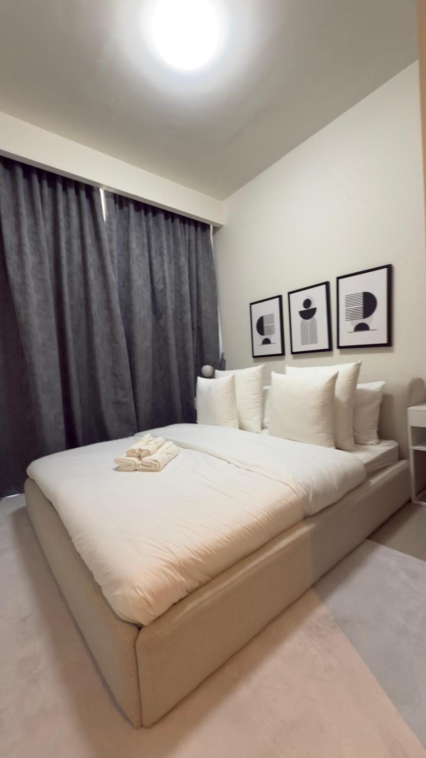 Luxury 1 Bedroom apt With Balcony in Azizi Riviera 7th floor Apartment in Dubai