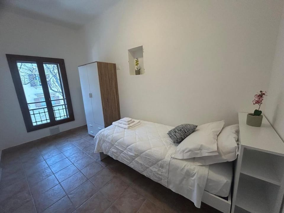 Bed, Photo of the whole room, Bedroom, towels, wardrobe