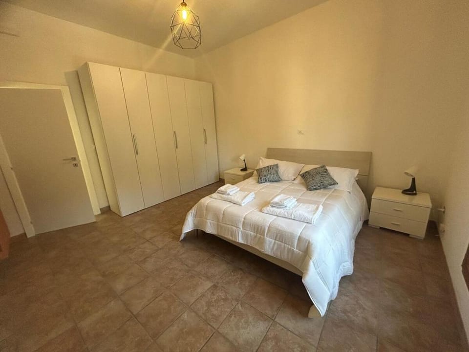 Bed, Photo of the whole room, Bedroom, towels, wardrobe