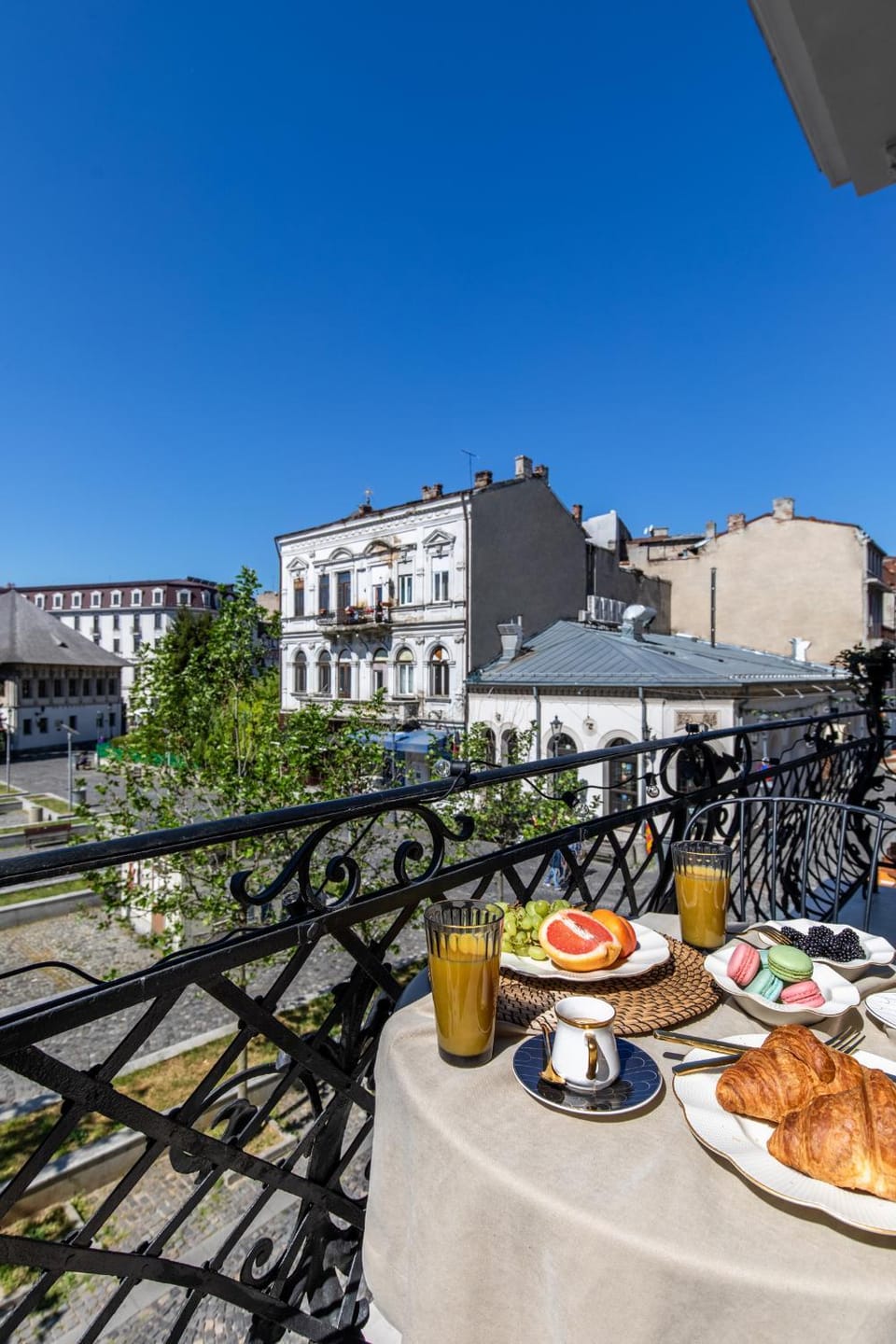 Property building, View (from property/room), Balcony/Terrace
