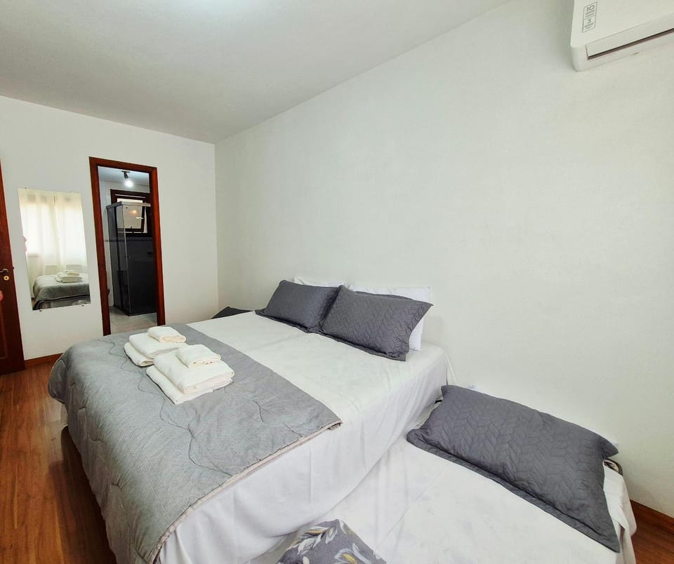 Bedroom, air conditioner