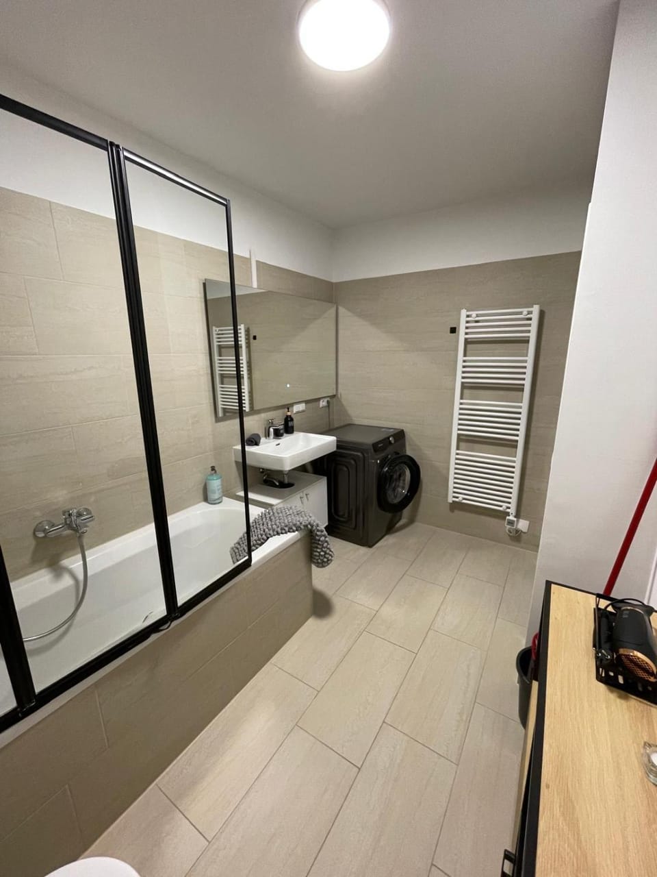 Shower, Toilet, Bathroom, Bath, towels