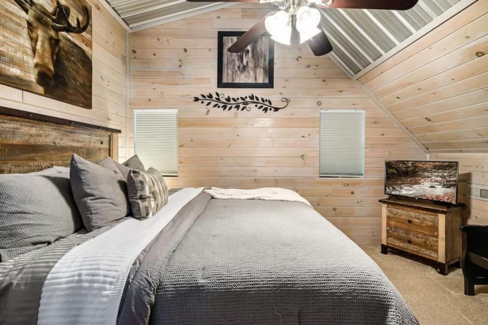 Bed, Bedroom
