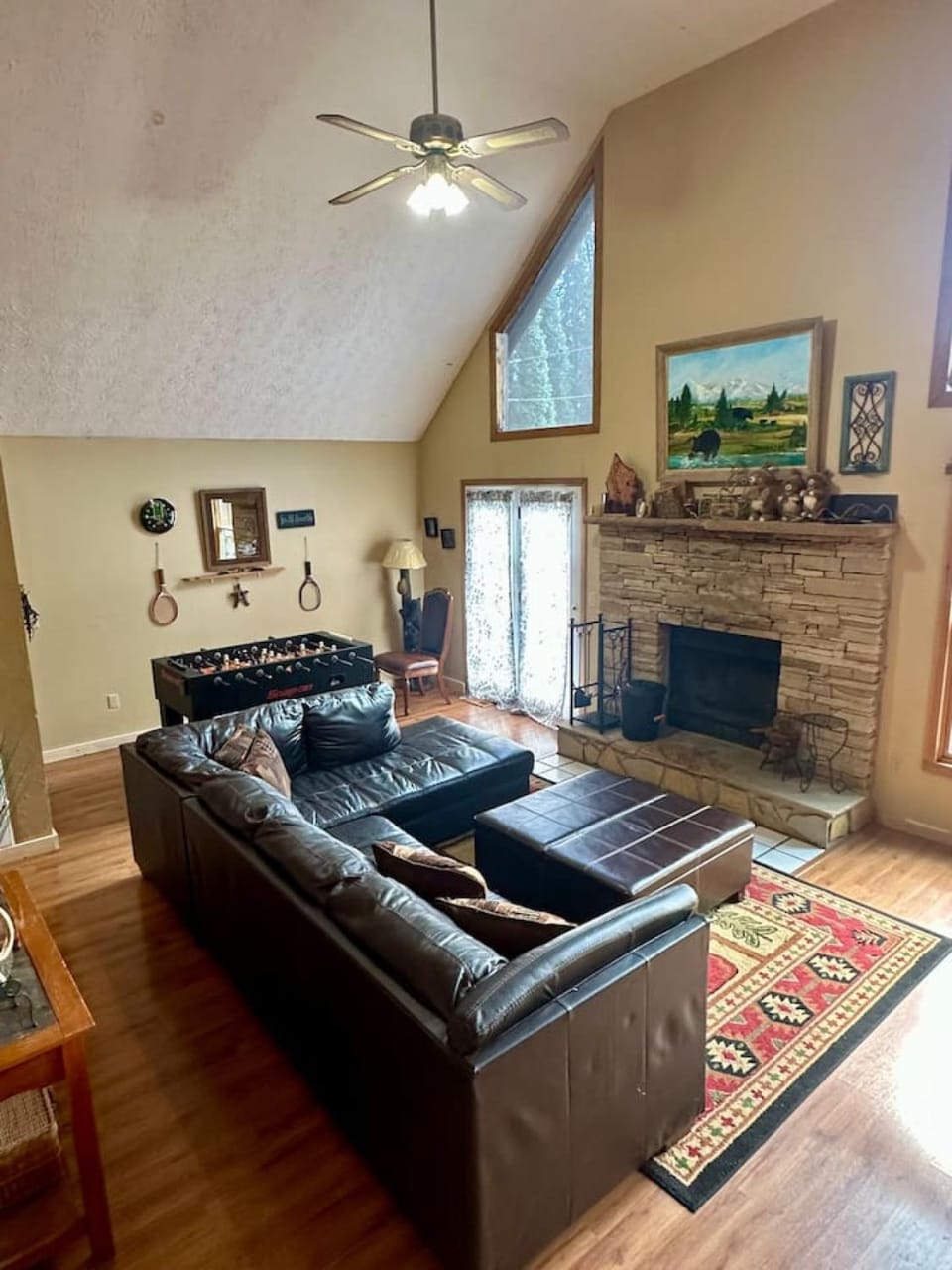 TV and multimedia, Living room, Seating area, fireplace