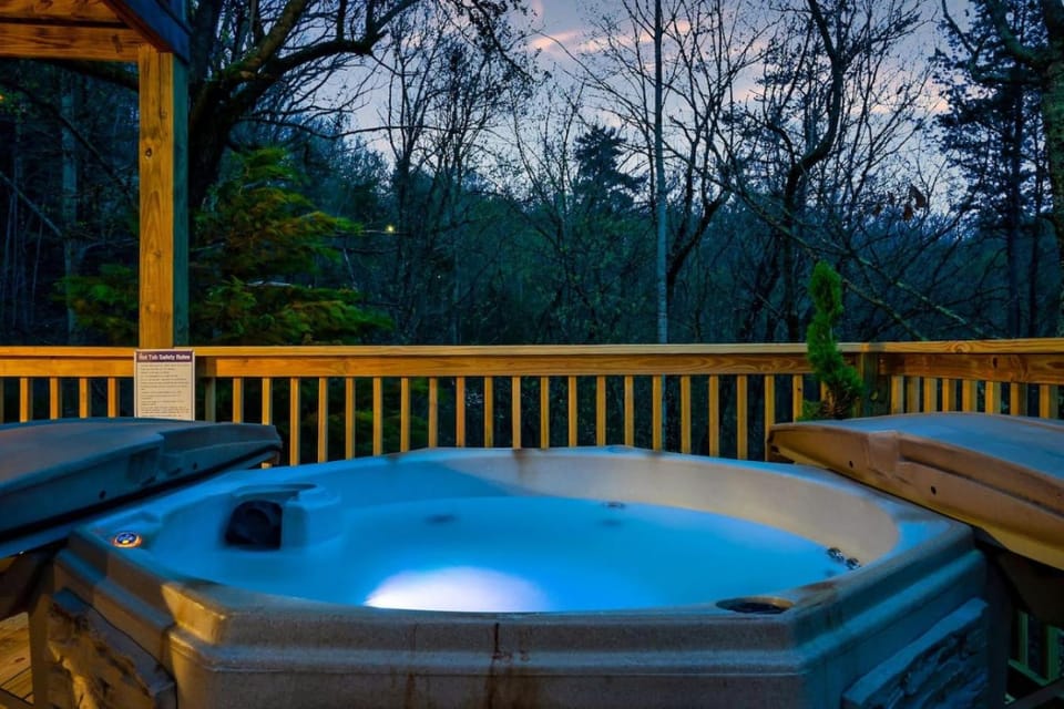 Night, Hot Tub