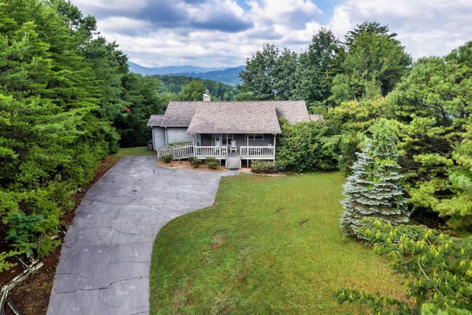 Property building, Natural landscape, Mountain view