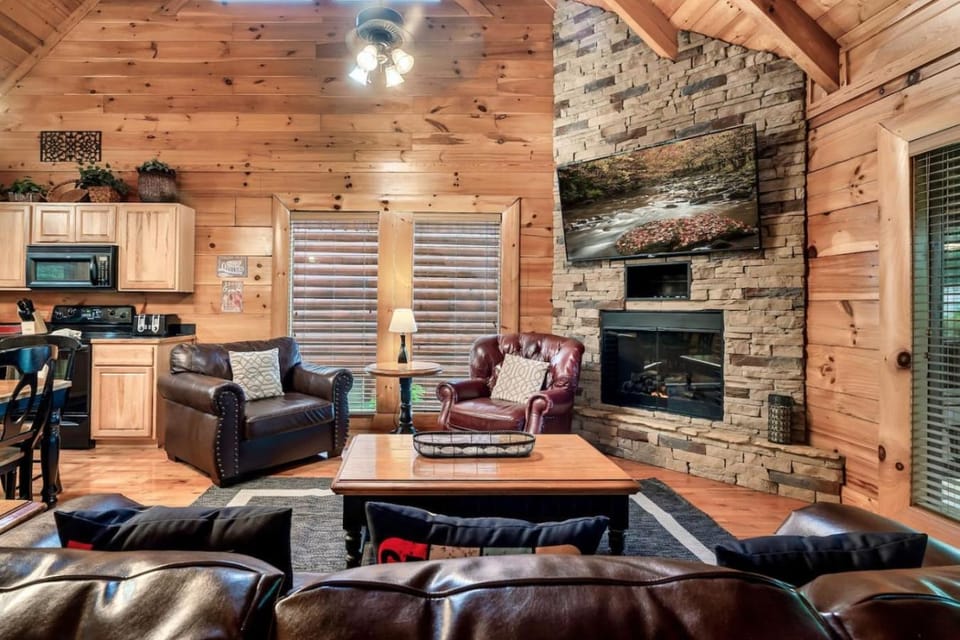 TV and multimedia, Living room, Evening entertainment