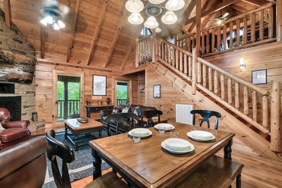 Living room, Seating area, Dining area