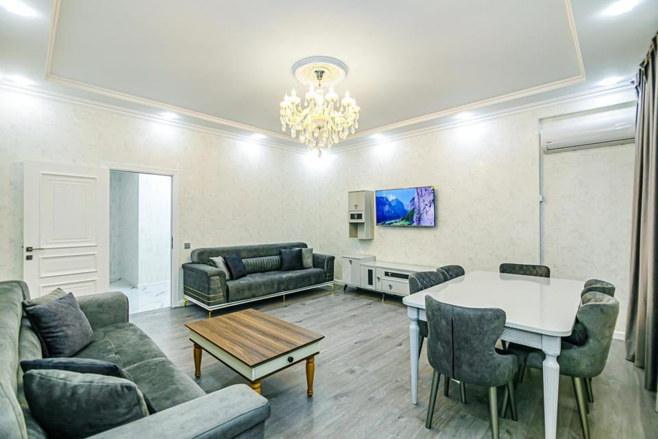TV and multimedia, Living room, Seating area, Dining area
