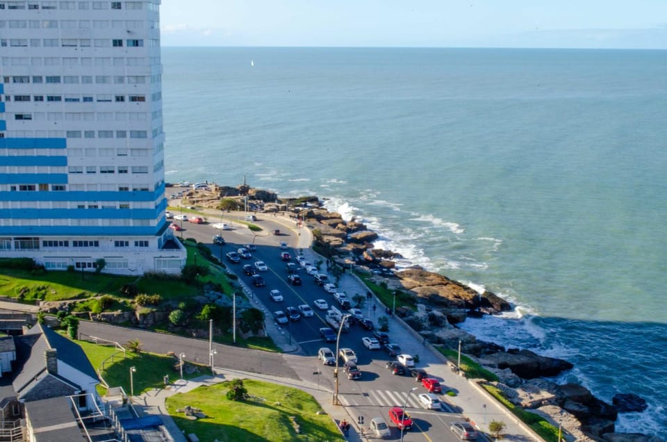 Vista Panorámica al Mar - Playa Chica Apartment in Mar del Plata