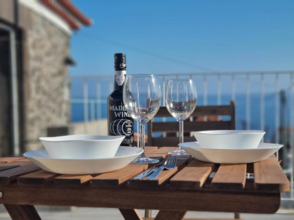 View (from property/room), Balcony/Terrace, Seating area, Dining area, Sea view, Breakfast, Drinks