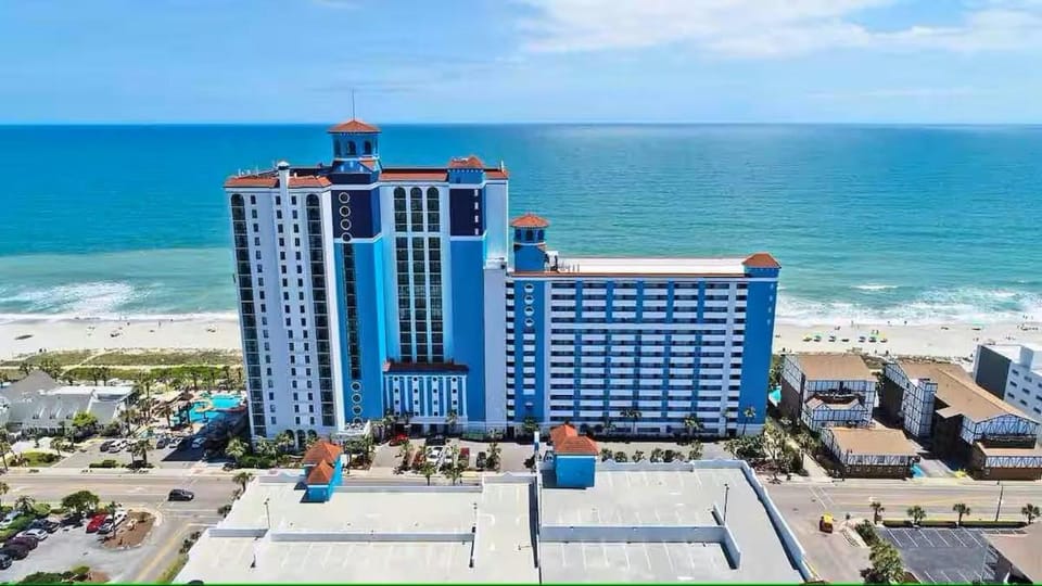 Property building, Day, Bird's eye view, Beach, Location