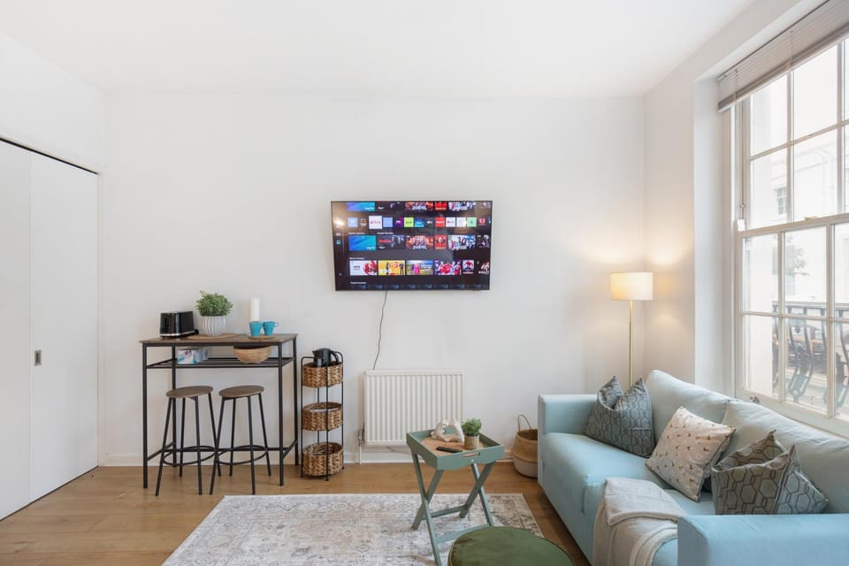 TV and multimedia, Seating area