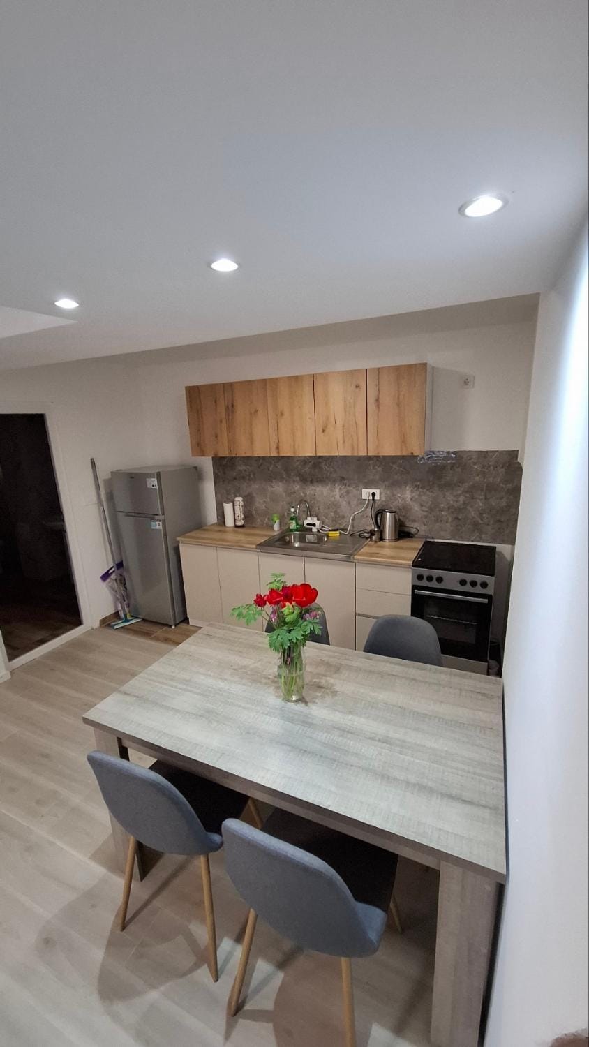 Kitchen or kitchenette, Dining area, oven, pet friendly, stove, toaster