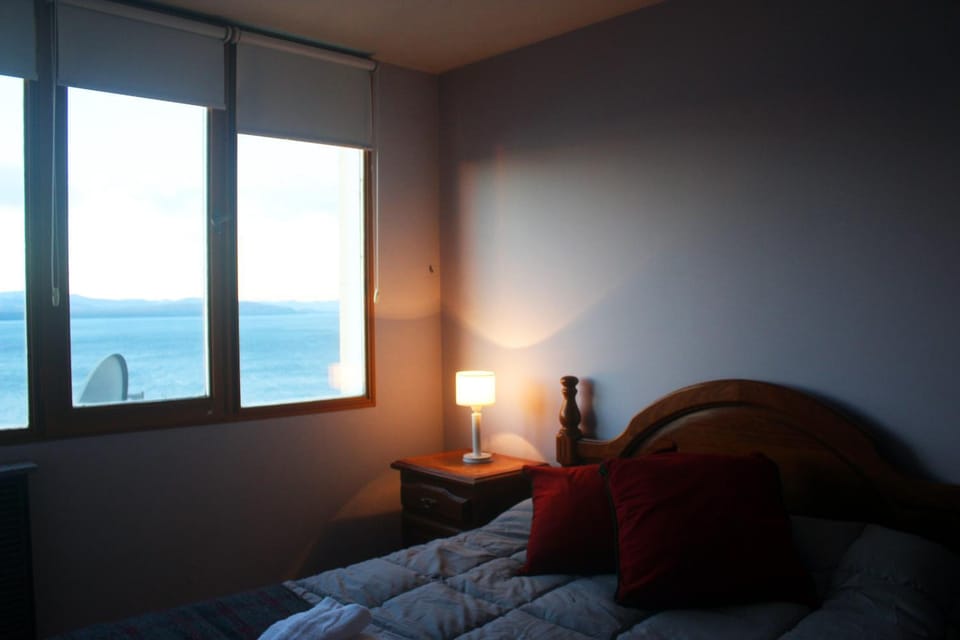 Bed, Natural landscape, Photo of the whole room, Bedroom