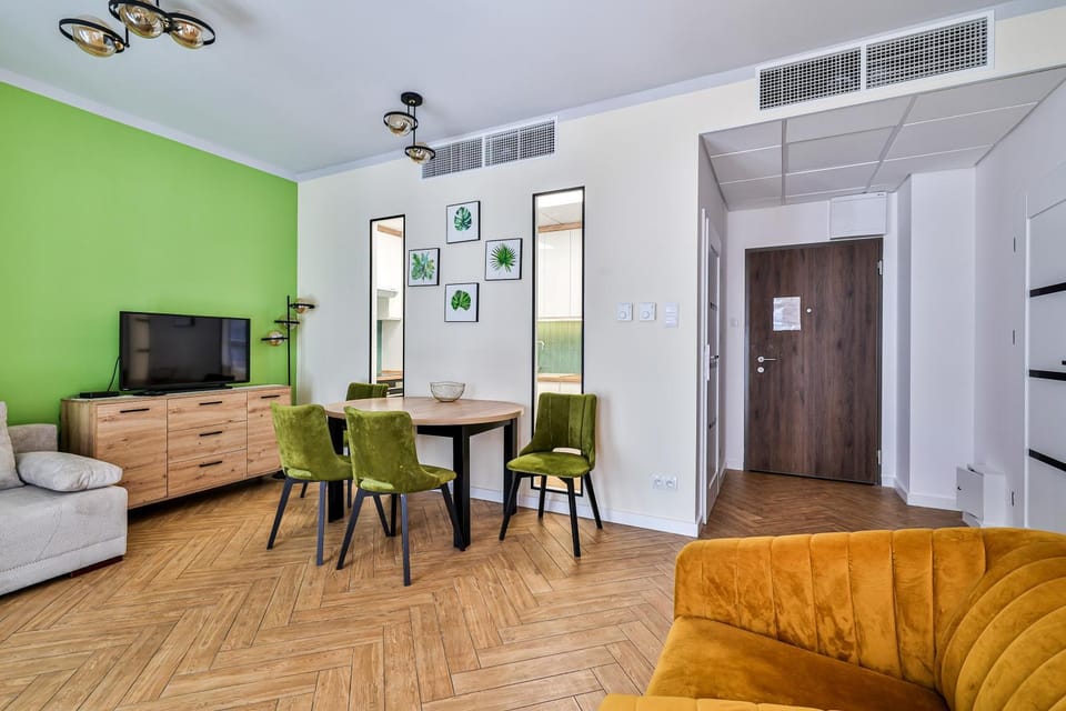 TV and multimedia, Kitchen or kitchenette, Dining area