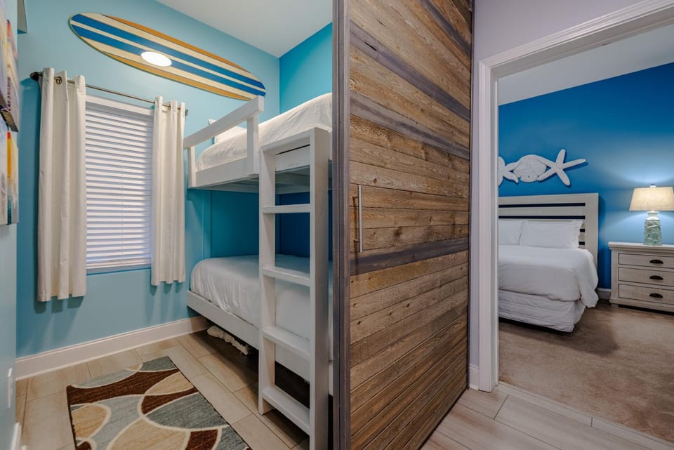 Laketown - Top Floor! Amazing Views! Apartment in Panama City Beach