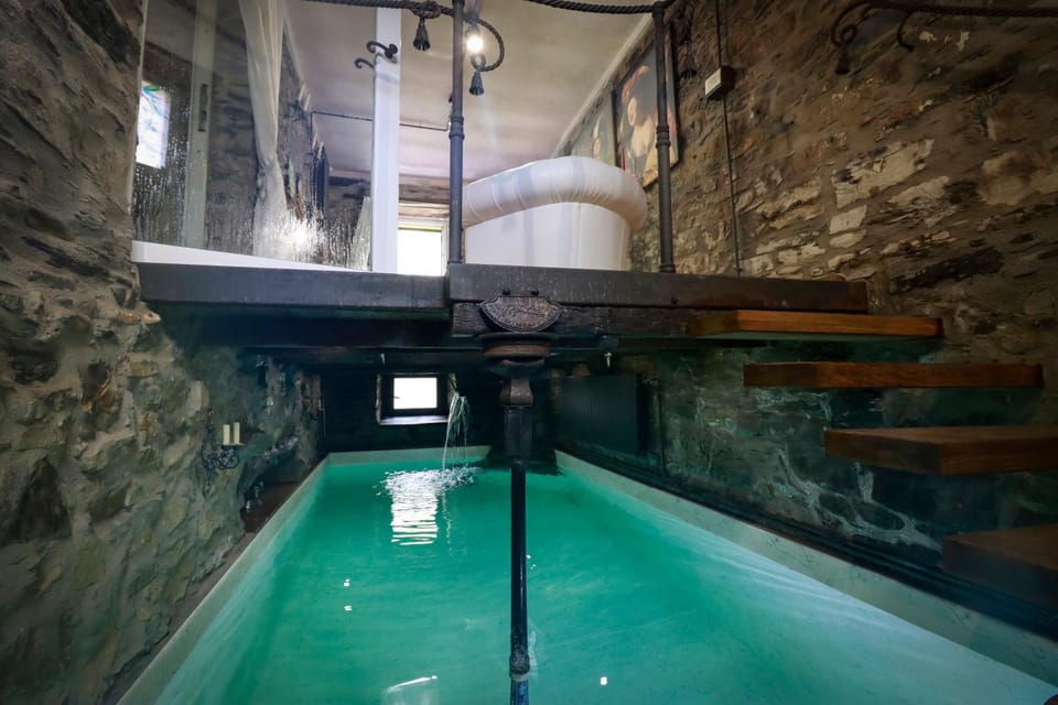 Swimming pool, Swimming pool