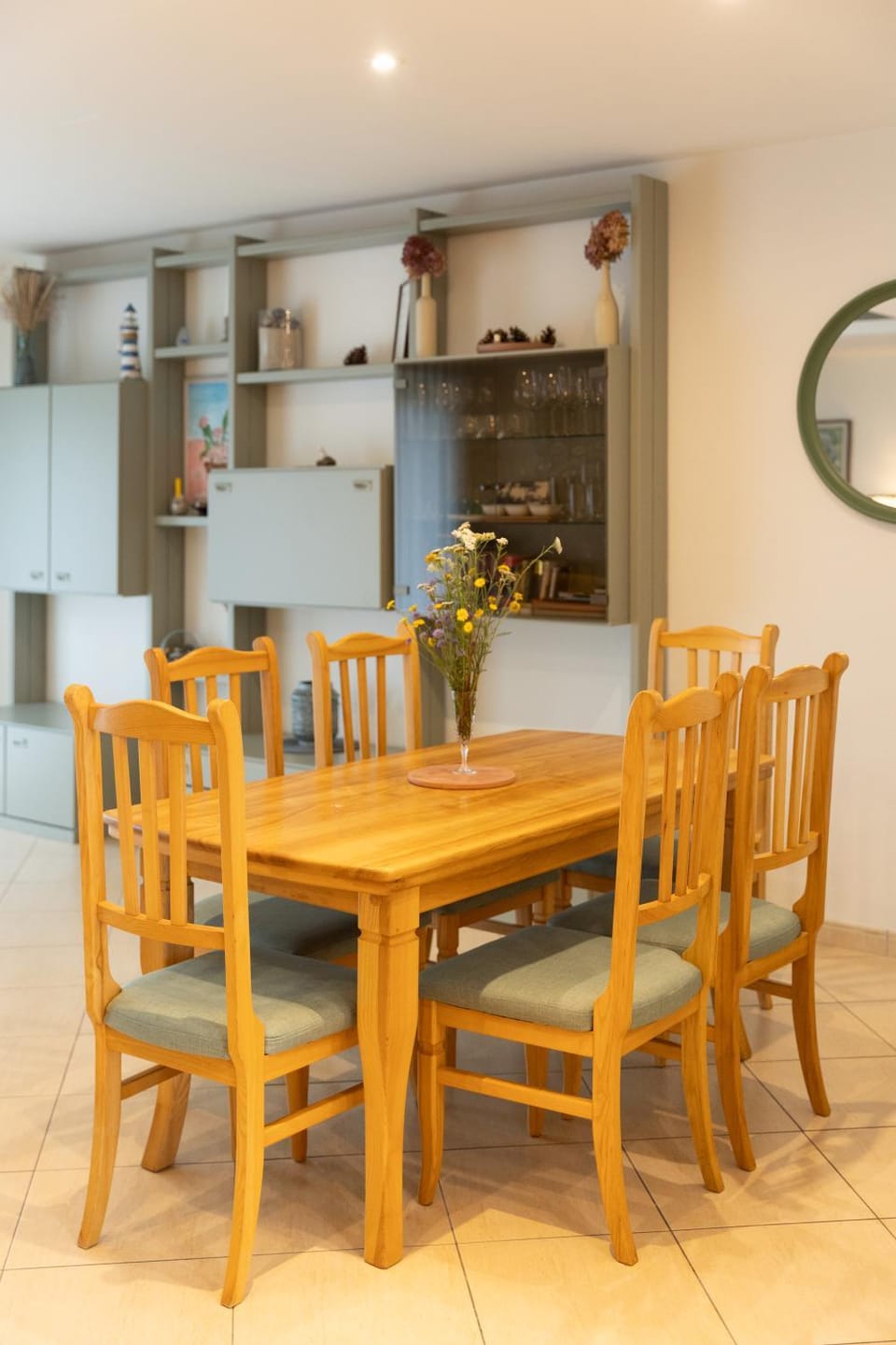 Living room, Dining area